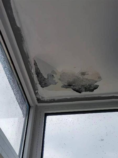 港星里1号楼阳台外墙漏水的解决